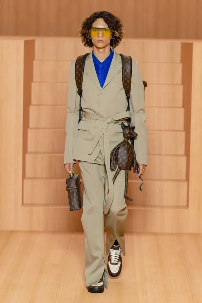 Look 22